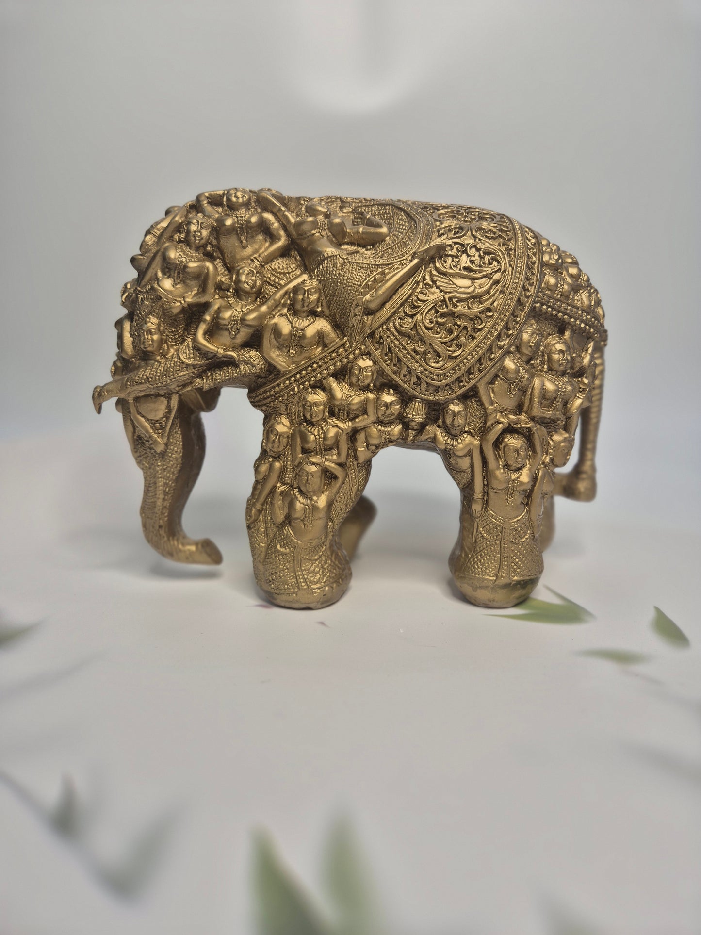 Royal Golden Elephant Table Décor