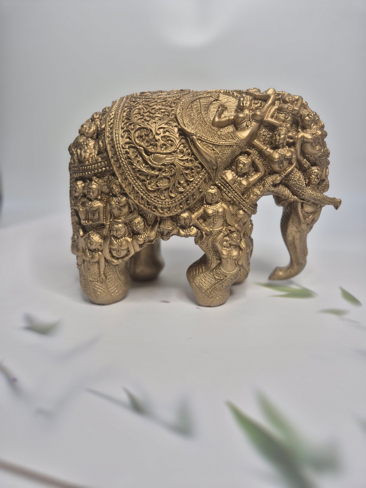 Royal Golden Elephant Table Décor