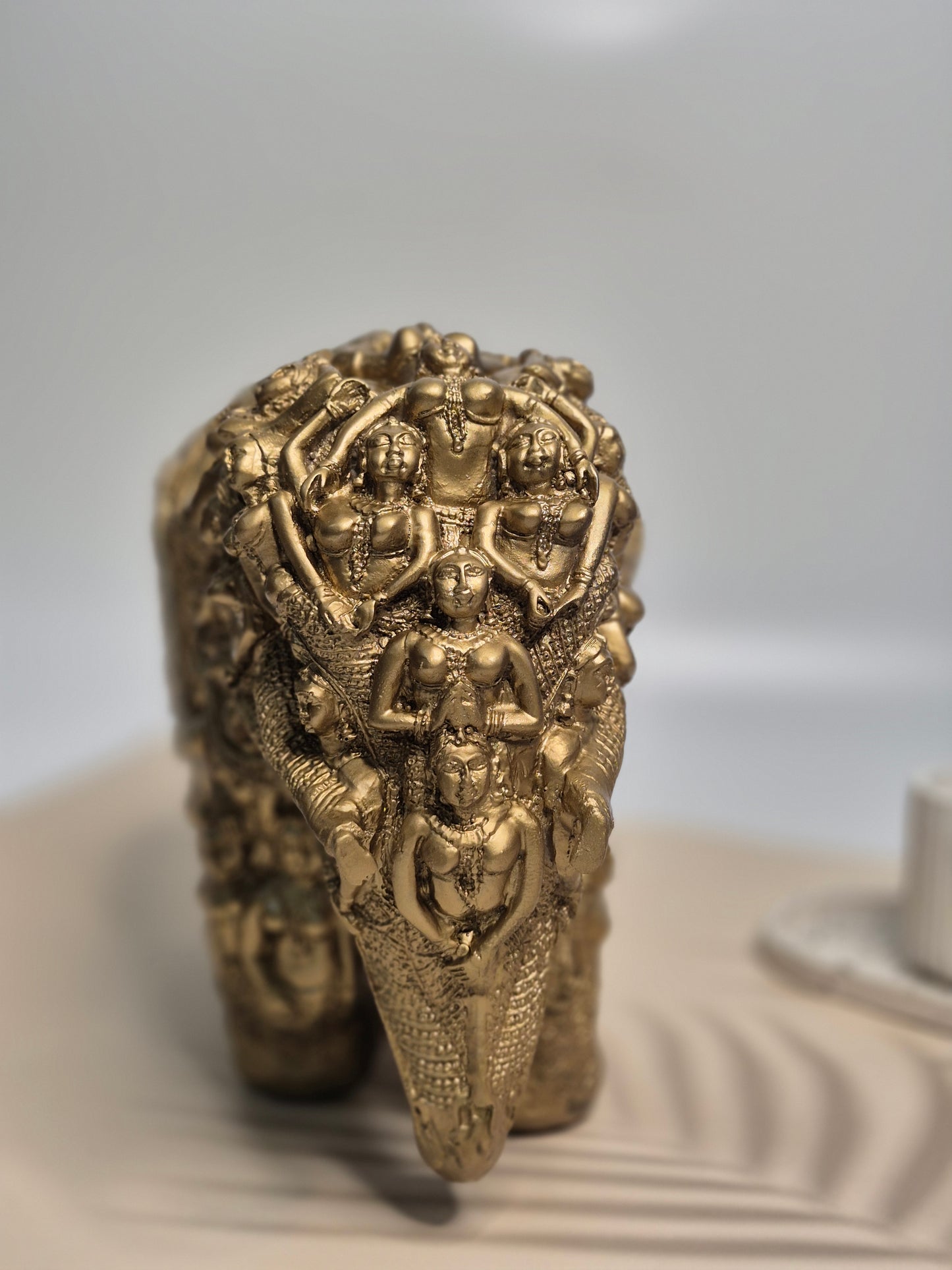 Royal Golden Elephant Table Décor
